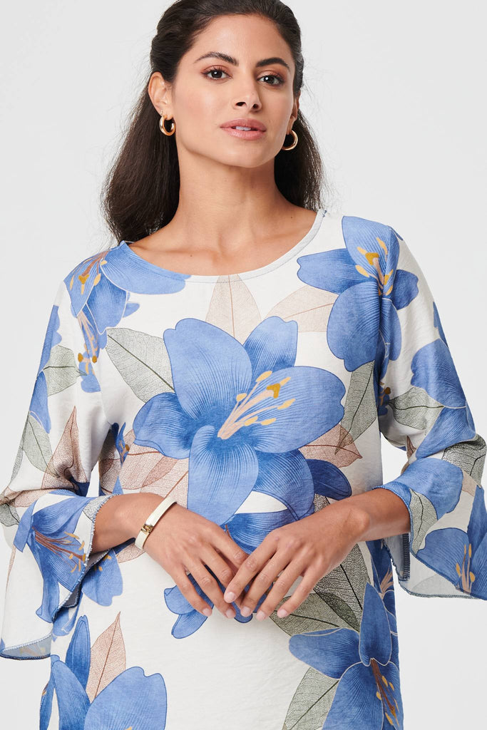 Floral 3/4 Flared Sleeve Relaxed Blouse