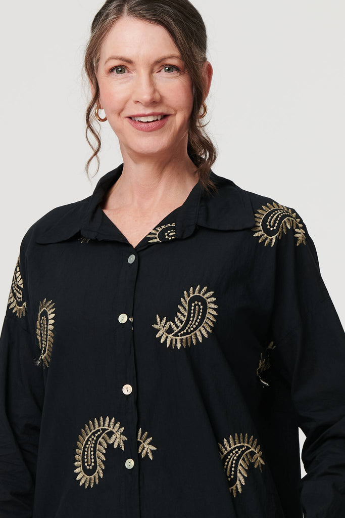 Embroidered 3/4 Turn-Up Sleeve Shirt