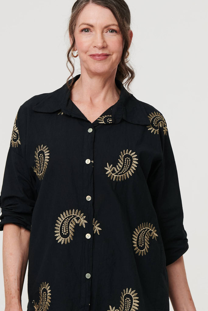 Embroidered 3/4 Turn-Up Sleeve Shirt