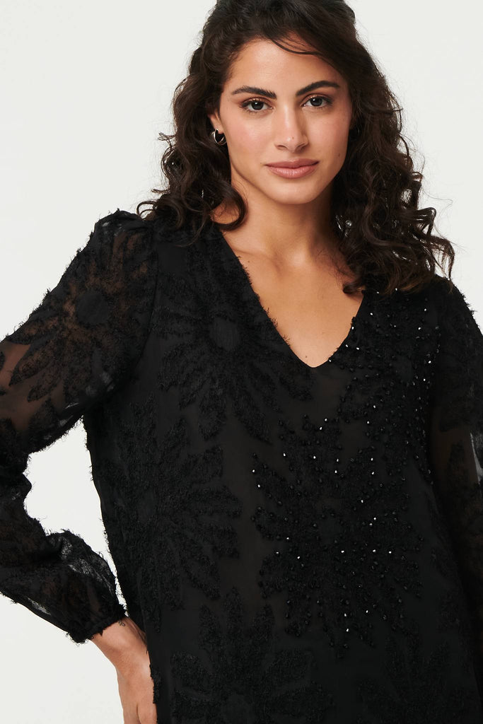 Lace Embellished V-Neck Long Sleeve Top